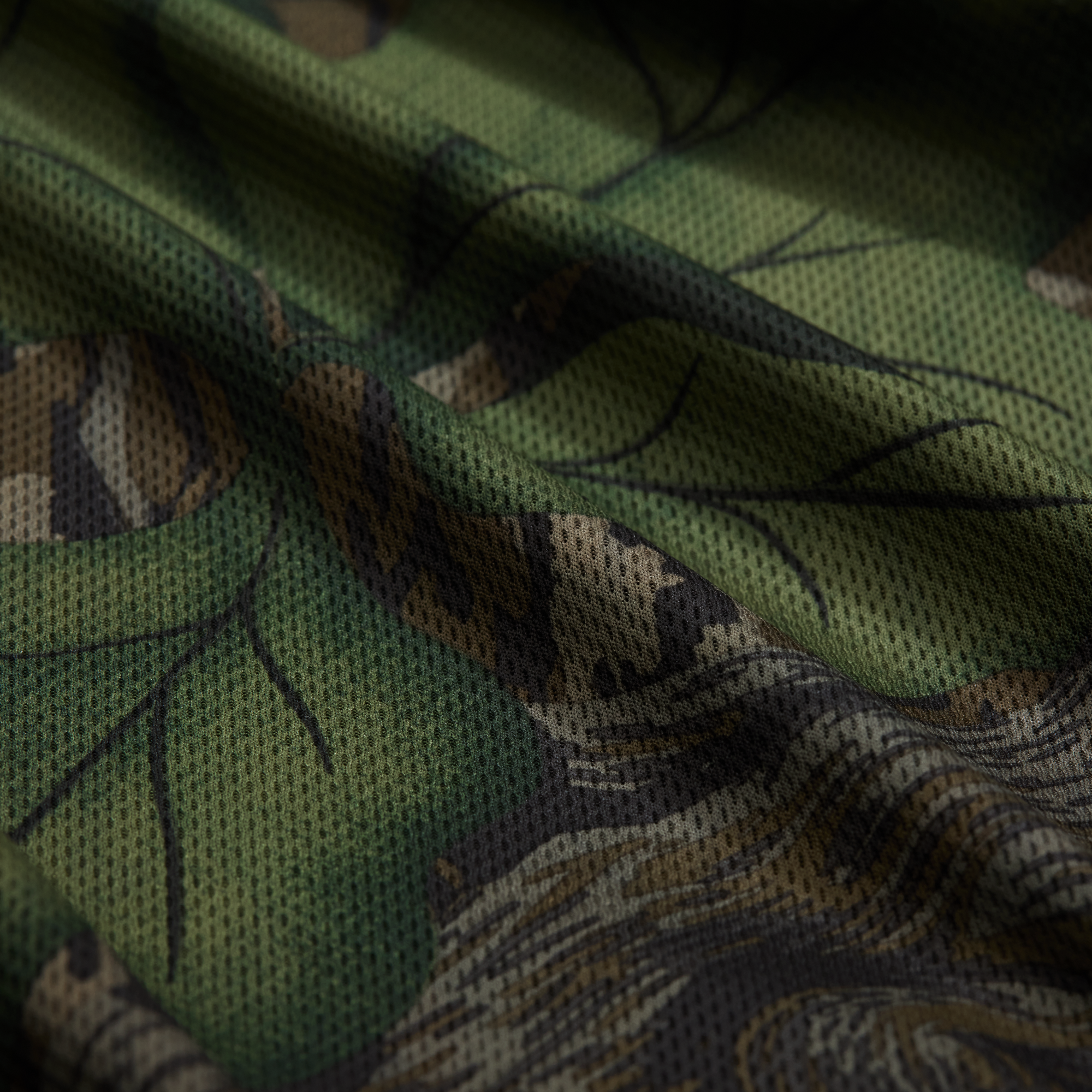 Vale 105 Synthetic Crew L/S in Mossy Oak Full Foliage, fabric detail #mossy_oak_full_foliage