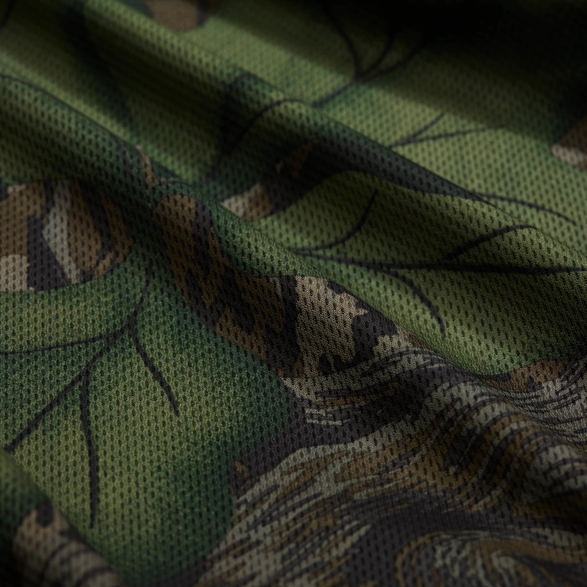 Vale 105 Synthetic Hoodie in Mossy Oak Full Foliage, fabric detail #mossy_oak_full_foliage