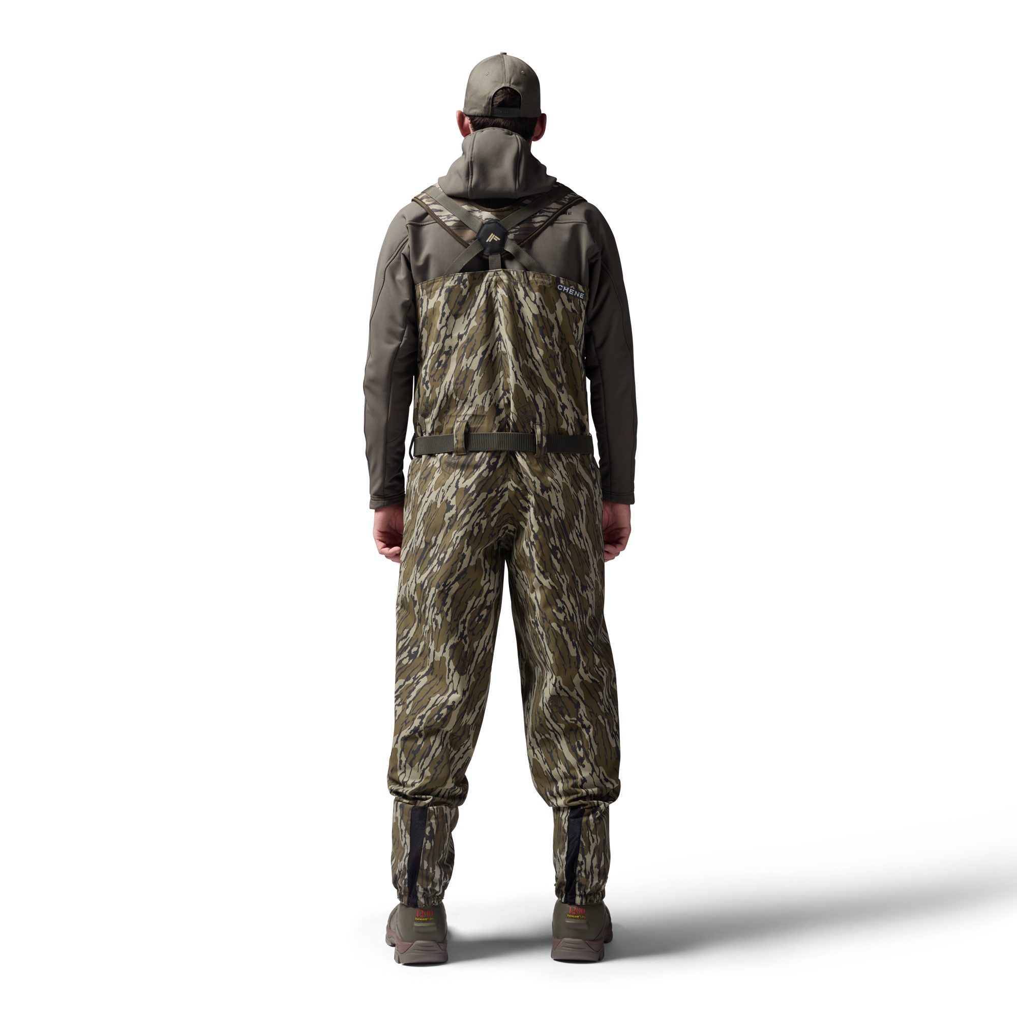 Mossy Oak Original Bottomland 2S Wader in Mossy Oak Original Bottomland, on model #mossy_oak_original_bottomland