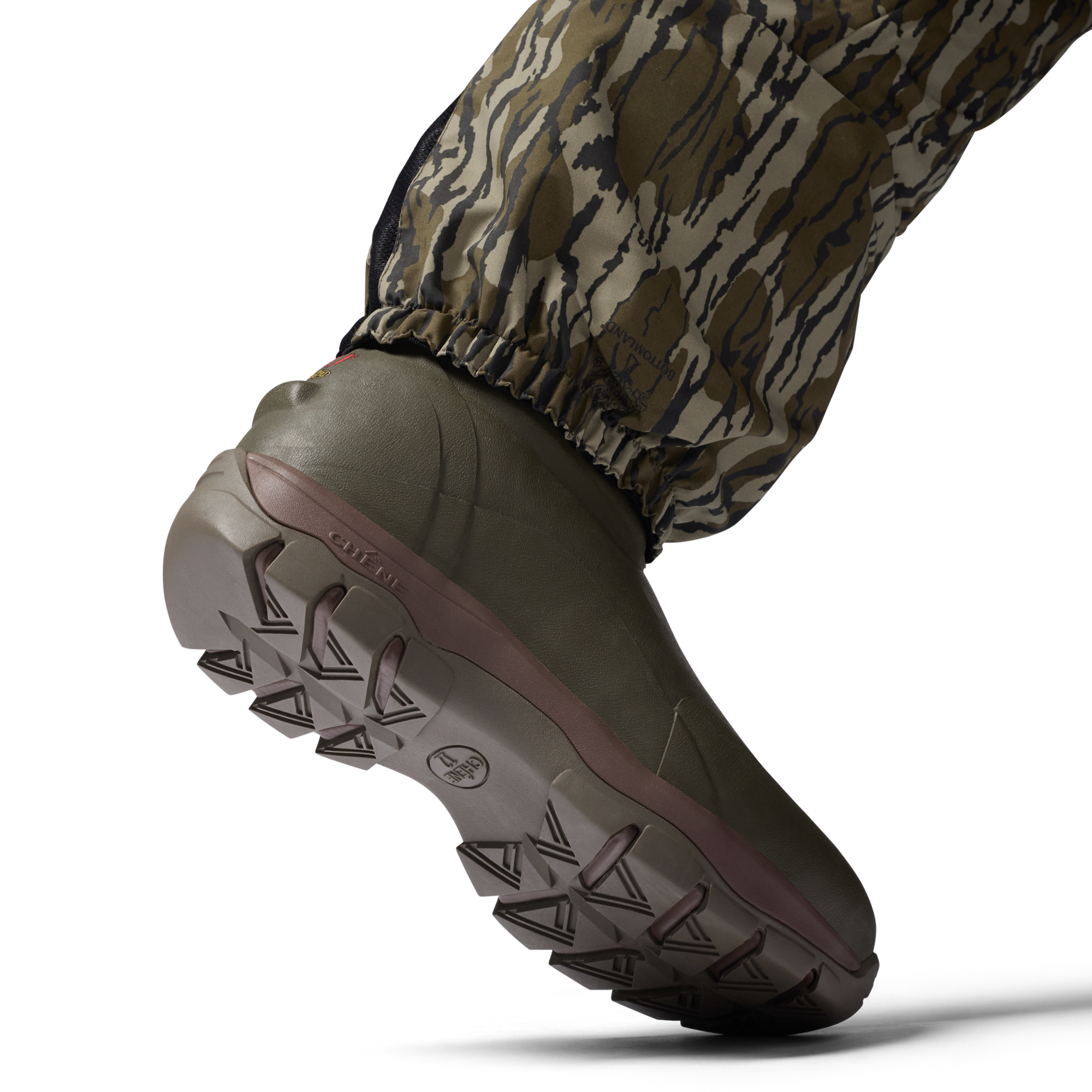 Mossy Oak Original Bottomland 2S Wader in Mossy Oak Original Bottomland, on model #mossy_oak_original_bottomland
