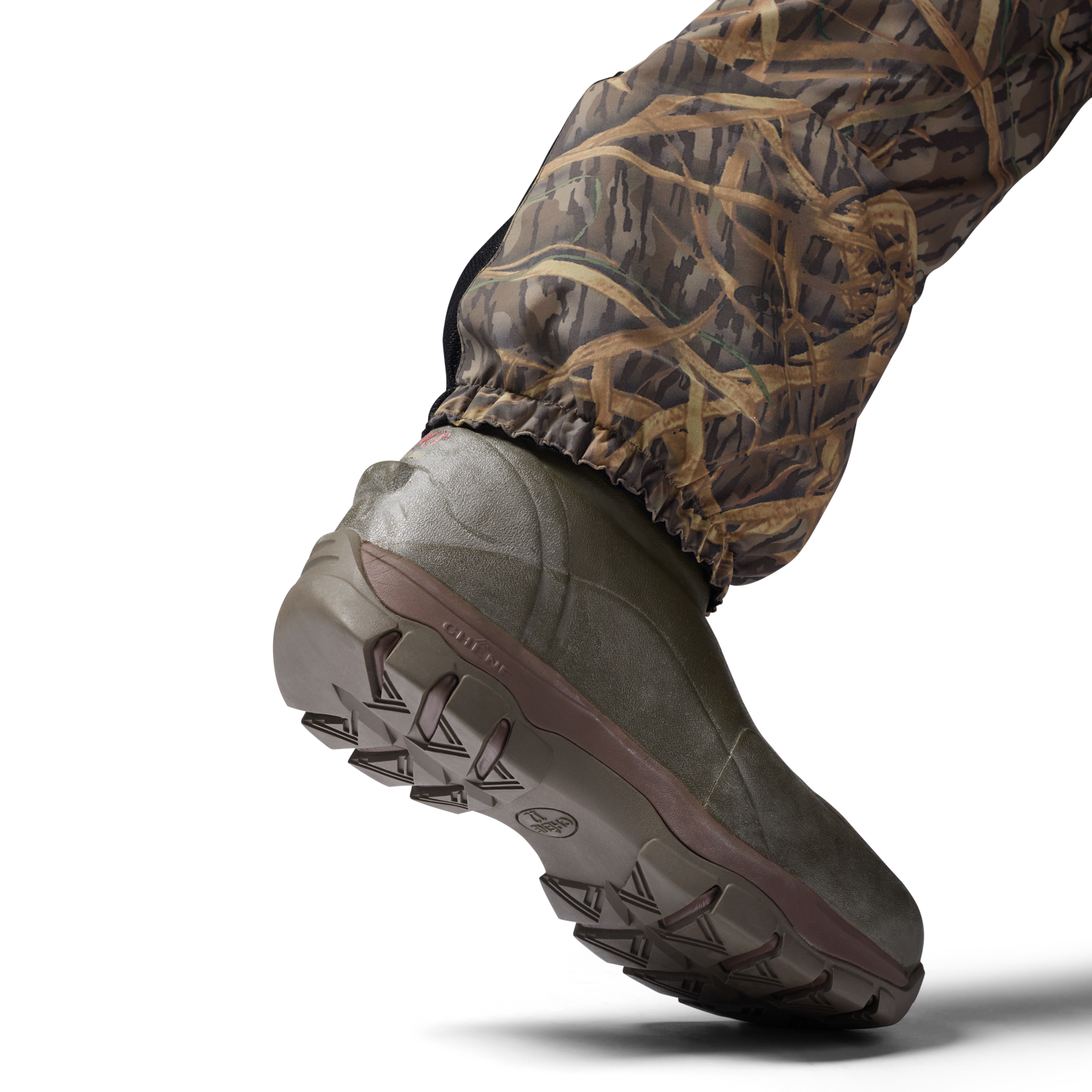 Mossy Oak Original Shadow Grass 2S Wader in Mossy Oak Original Shadow Grass, on model #mossy_oak_original_shadow_grass