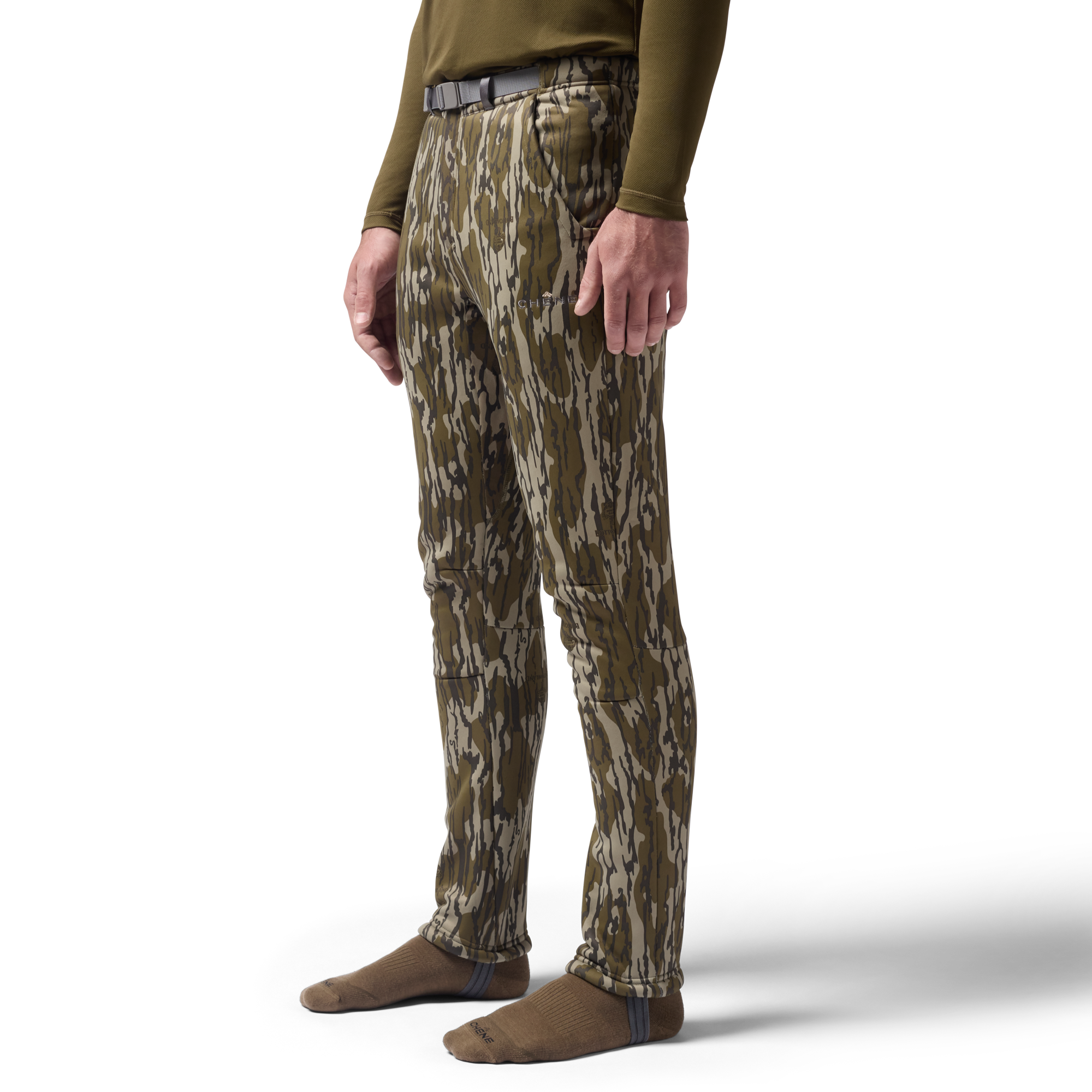 Sherpa Fleece Wader Pant in Mossy Oak Original Bottomland, on model #mossy_oak_original_bottomland