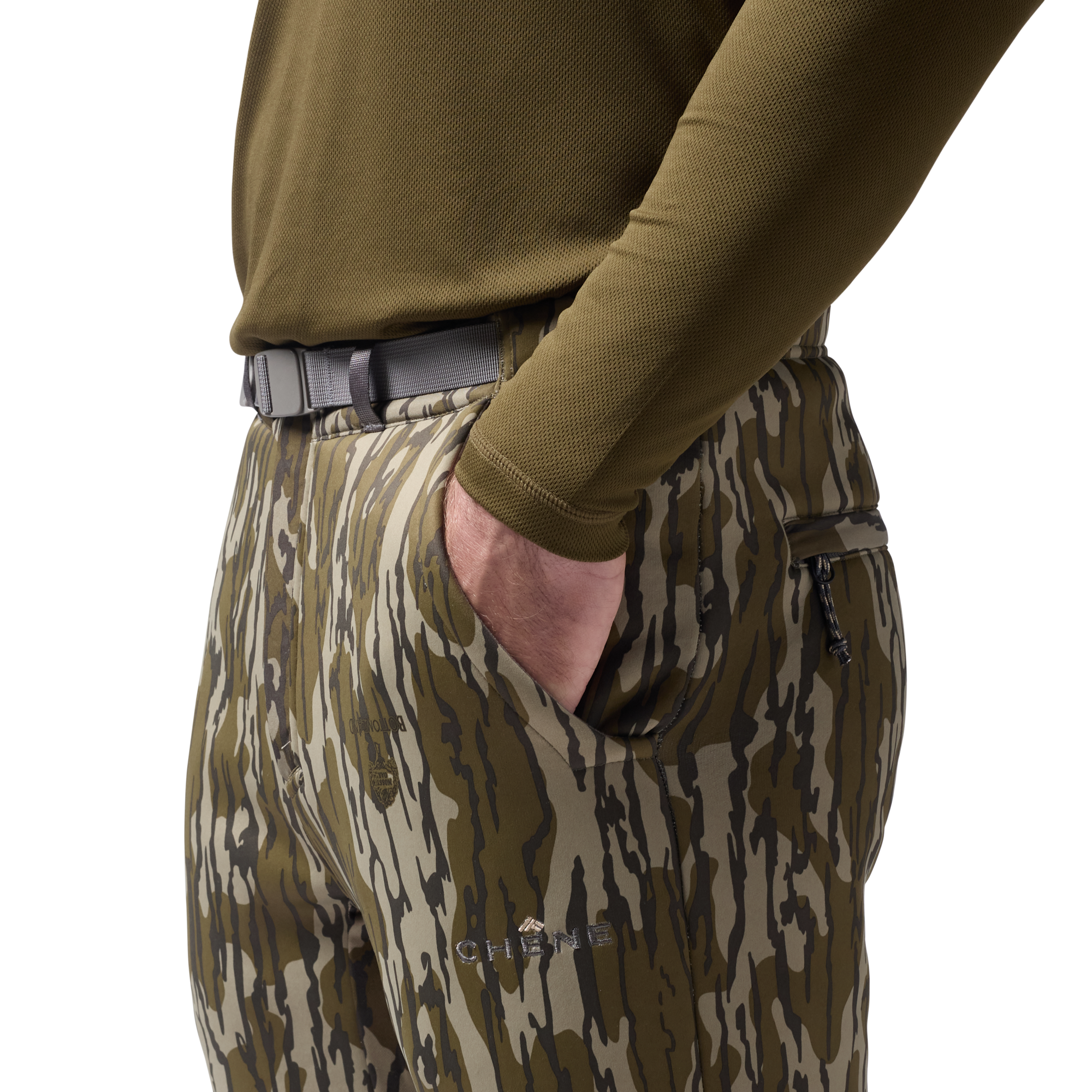 Sherpa Fleece Wader Pant in Mossy Oak Original Bottomland, on model #mossy_oak_original_bottomland