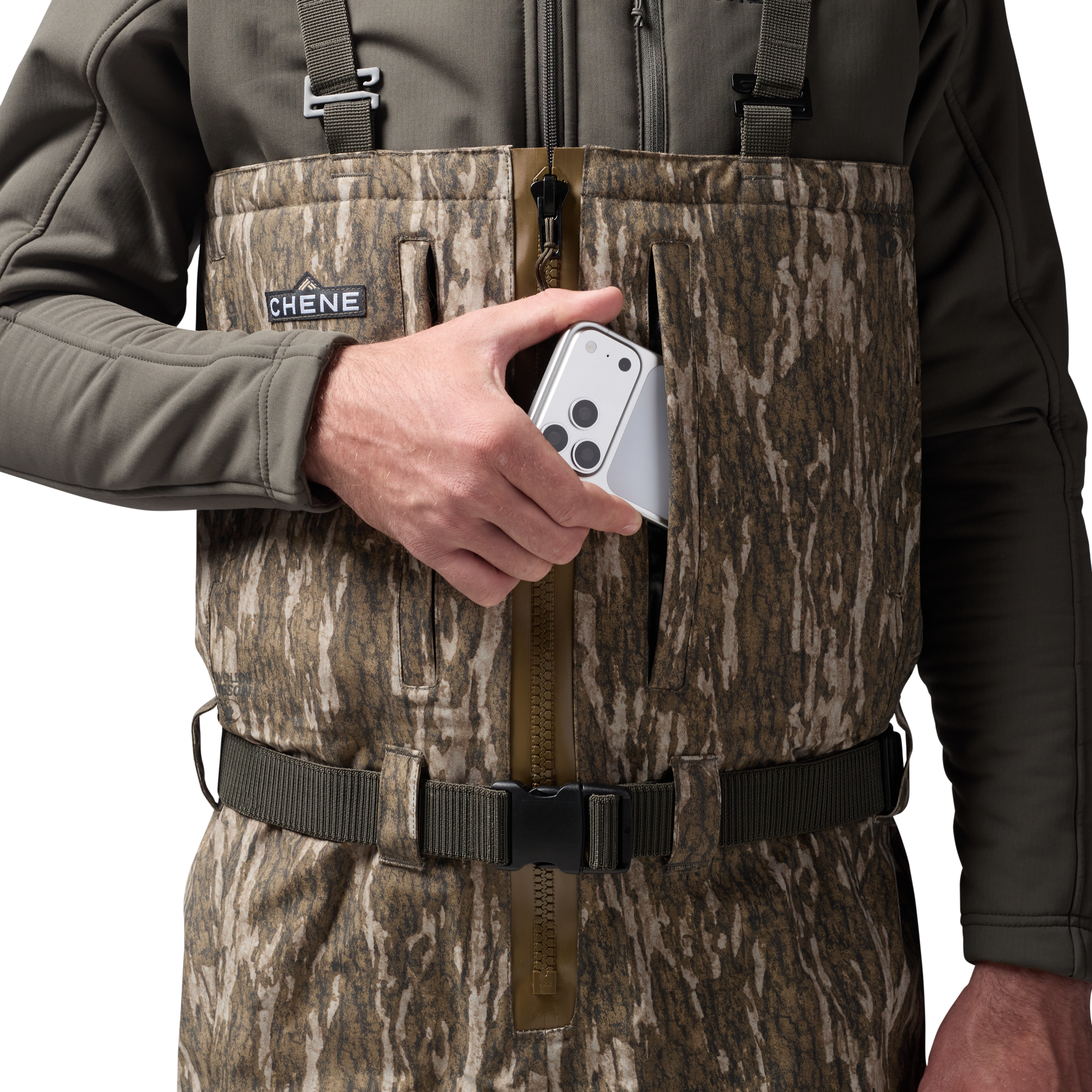 Mossy Oak Bottomland 2S Wader in Mossy Oak Bottomland, on model #mossy_oak_bottomland
