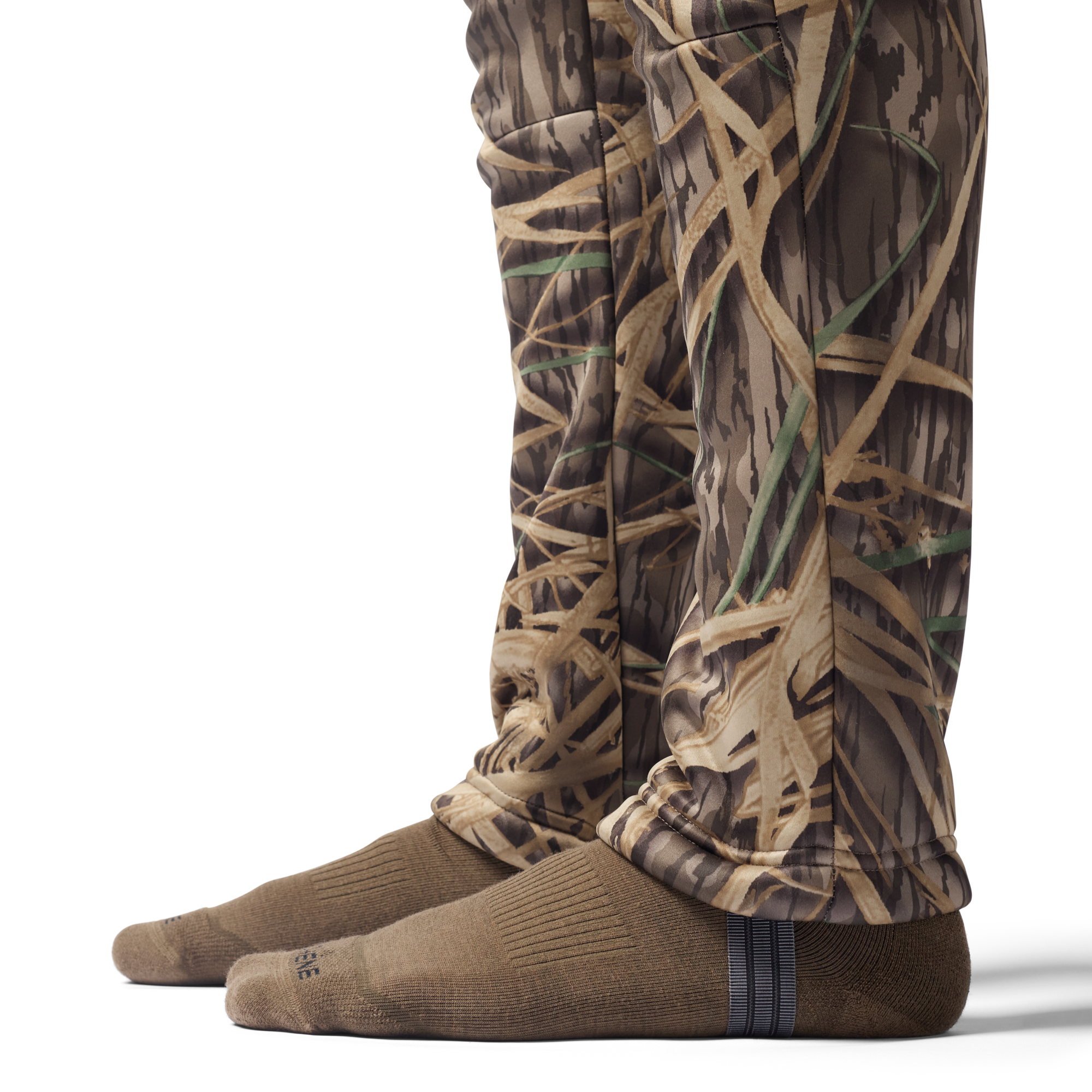 Sherpa Fleece Wader Pant in Mossy Oak Original Shadow Grass, on model #mossy_oak_original_shadow_grass